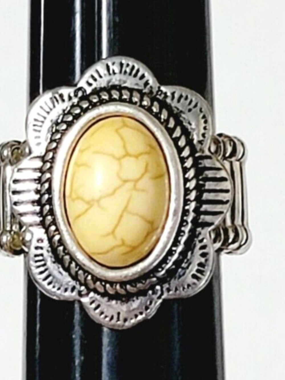 Southwestern Lucite Stretch Ring, Silver-tone Fashion Ring  r-73